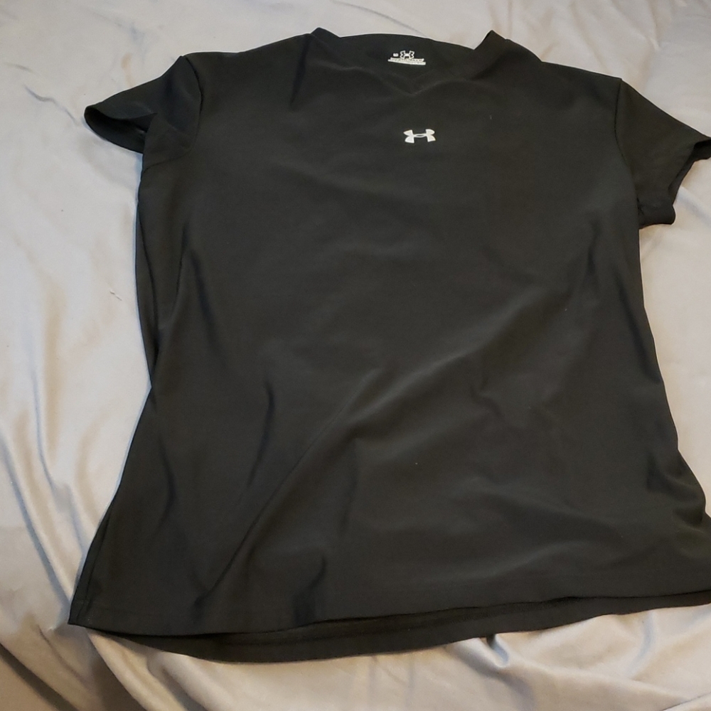 Under Armour black moisture wicking t shirt Sz L
